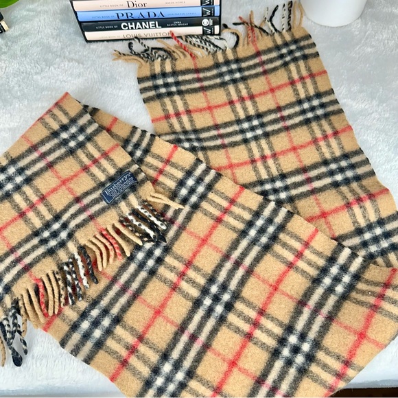 Burberry 100% Cashmere thick scarf! Like new! - Picture 2 of 4